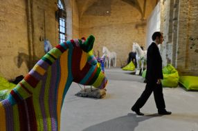 Скульптуры лошадей