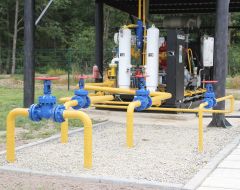 A gas compressor unit