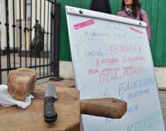 «Cutting-off of tongue to Ukrainian journalism» performance