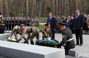 Viktor Yanukovich and Bronislaw Komorowski