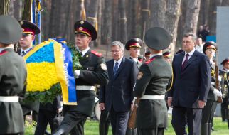 Viktor Yanukovich and Bronislaw Komorowski
