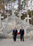 Viktor Yanukovich and Bronislaw Komorowski