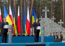 Viktor Yanukovich and Bronislaw Komorowski