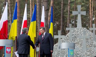 Viktor Yanukovich and Bronislaw Komorowski