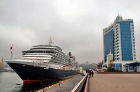 Британский круизный суперлайнер "Queen Victoria"