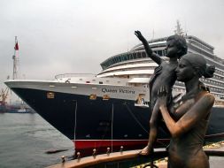 Британский круизный суперлайнер "Queen Victoria"