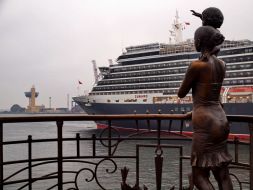 Британский круизный суперлайнер "Queen Victoria"