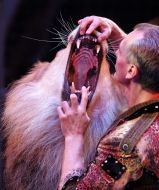 Aleksey Pinko with lion