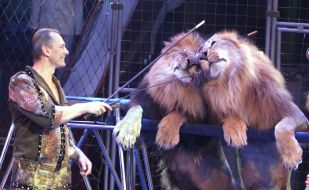 Aleksey Pinko with lion