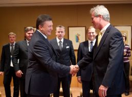 Viktor Yanukovіch and Stephen Greenlee 