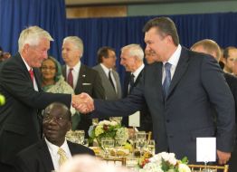 Viktor Yanukovіch and Thorbjorn Jagland 