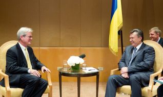 Viktor Yanukovіch and Stephen Greenlee