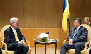 Viktor Yanukovіch and Stephen Greenlee