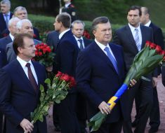 Viktor Yanukovіch and Aleksandr Popov