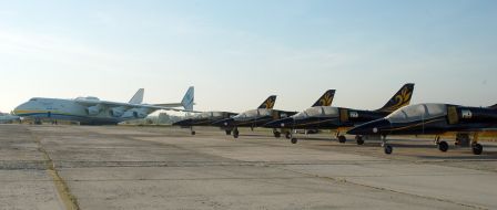 The plane Літак L-39C (Альбатрос) and AN-225