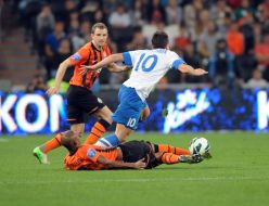 Fernando Fernandinho and Yevgeniy Konoplyanka
