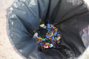 Контейнер для відпрацьованих батарейок