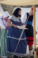 Участницы военно-исторической реконструкции