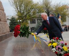 Микола Азаров