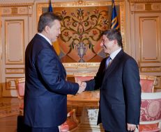 Viktor Yanukovich and Ahmet Davutoglu