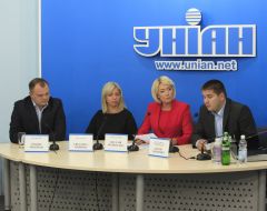 Nataliya Ropotan, Svetlana Yatsenko, Nataliya Rozinskaya and Denis Khomenko