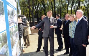 Микола Азаров та Ольга Харлан