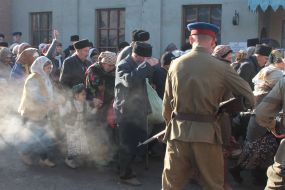 Actors of crowd scenes
