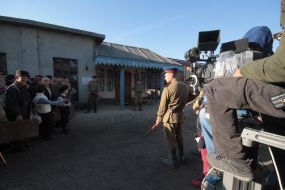 Actors of crowd scenes