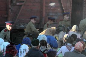 Actors of crowd scenes