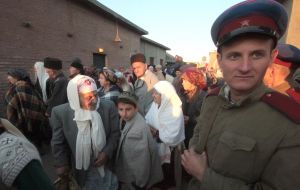 Actors of crowd scenes