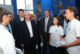 Микола Азаров