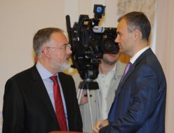 Dmitry Tabachnik and Yuriy Kolobov