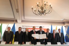 Signing of agreement about creation of coalition in new composition of Ukrainian parliament