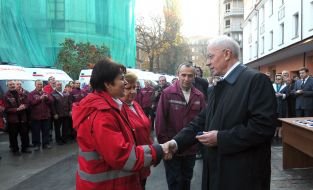 Николай Азаров на станции скорой помощи