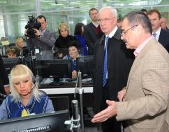 Николай Азаров на станции скорой помощи