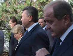 Raisa Bogatyreva, Viktor Yanukovich and Anatoliy Mogilev