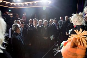 Viktor Yanukovych in the puppet theater
