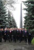 Participants in the ceremony of laying flowers