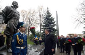 Viktor Yanukovich, Nikolay Azarov, Vladimir Litvin and Aleksandr Popov 