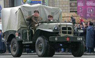 Demonstration of historical vehicles