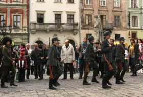 Учасники маршу слави Західноукраїнської народної республіки