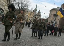 Учасники маршу слави Західноукраїнської народної республіки