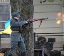 Участник театрализованного военно-исторического действа "Бой за столицу"