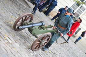 Участник театрализованного военно-исторического действа "Бой за столицу"
