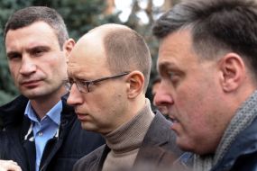 Arseniy Yatsenyuk,  Vitaly Klichko and Oleg Tyagnibok