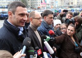 Arseniy Yatsenyuk,  Vitaly Klichko and Oleg Tyagnibok