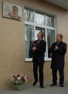 Dmitry Kiva at the memorial plaque opening 