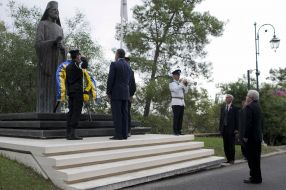 Dimitris Christofias and  Viktor Yanukovich