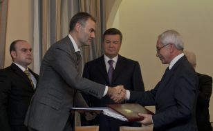 Viktor Yanukovich and Yuriy Kolobov