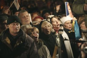 Participants of the mass meeting of opposition